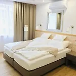 アパートホテル Egria 4*