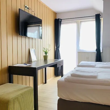 Aparthotel Egria *