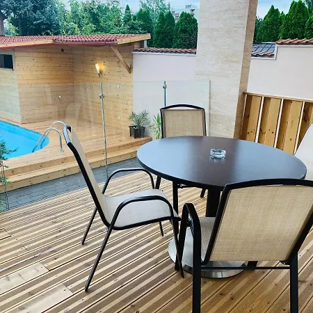 Aparthotel Egria *